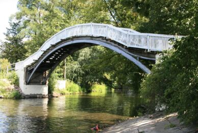 zur Bauchschmerzen-Brücke