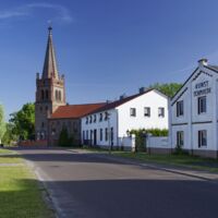 Kirche und Kunstschmiede in Wust © Boettcher