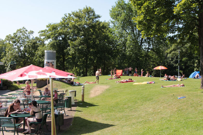 Marienbad Außenbereich Liegewiese