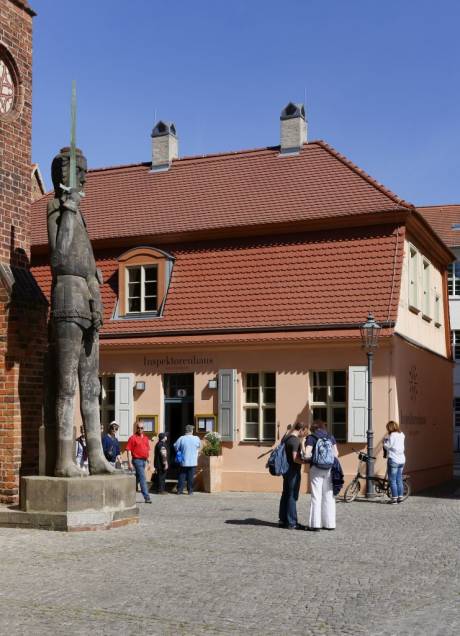 Roland vor dem Rathaus in Brandenburg an der Havel © Boettcher